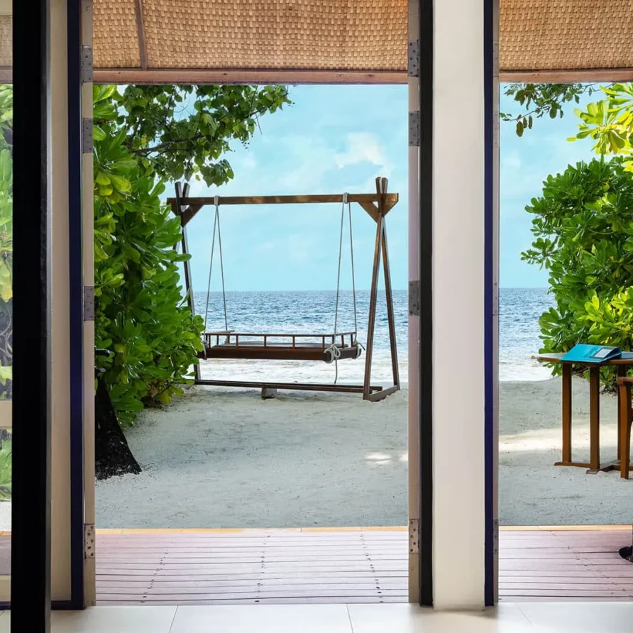 DHAWA IHURU Beach Front Rainmist Villa
