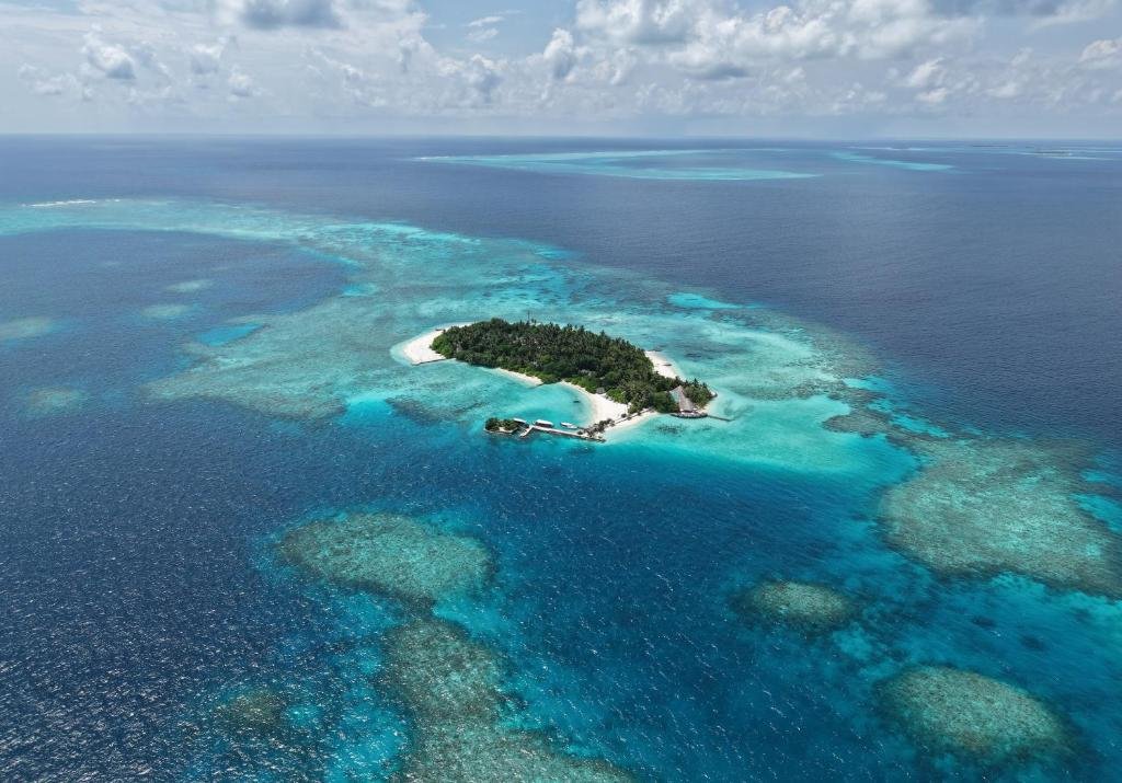 News & Description MAKUNUDU ISLAND RESORT